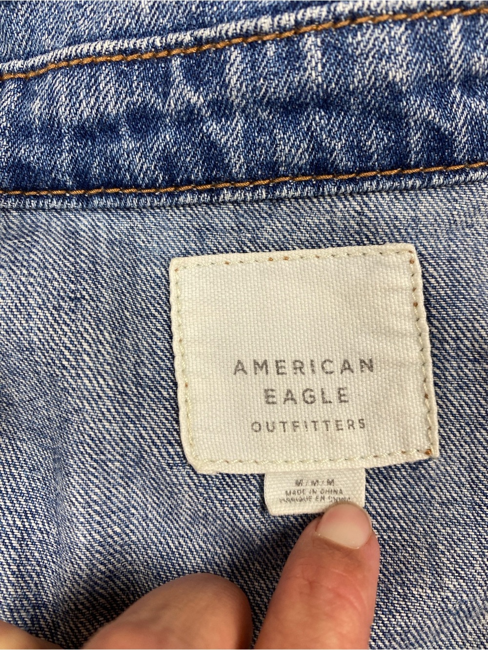 American Eagle Studded jean jacket Size M Distressed Denim Rocker Chic Country - Picture 3 of 12